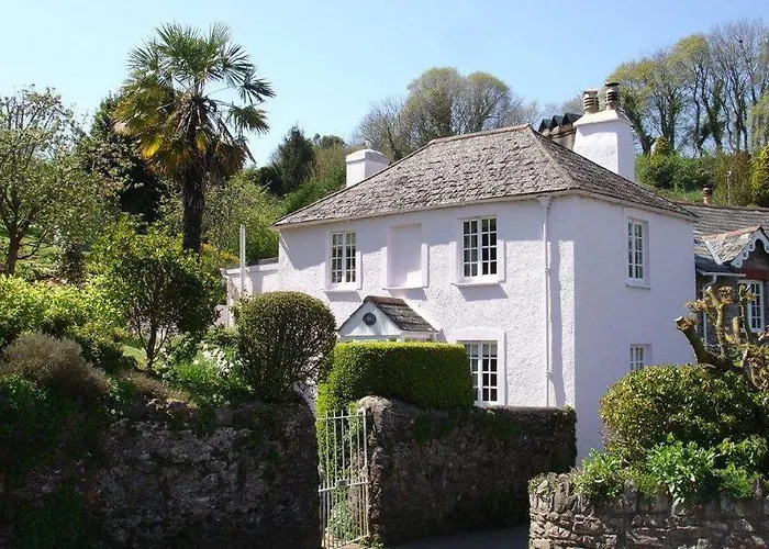 Thornwell Cottage - Heart Of The Village, Amazing Gardens, Glorious Views And Brimming With Character