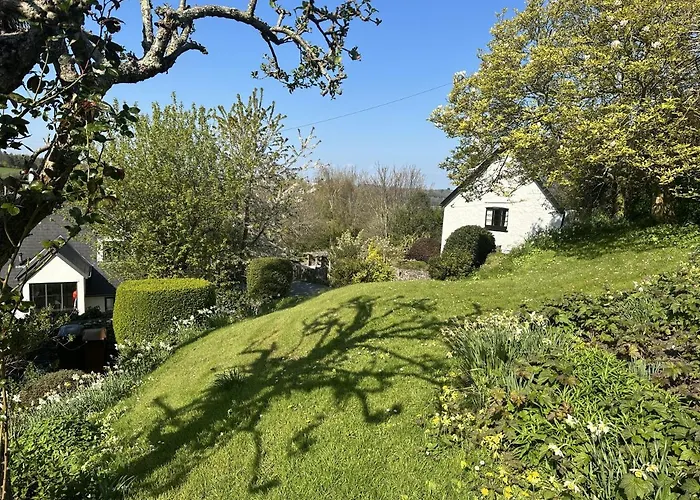Thornwell Cottage - Heart Of The Village, Amazing Gardens, Glorious Views And Brimming With Character