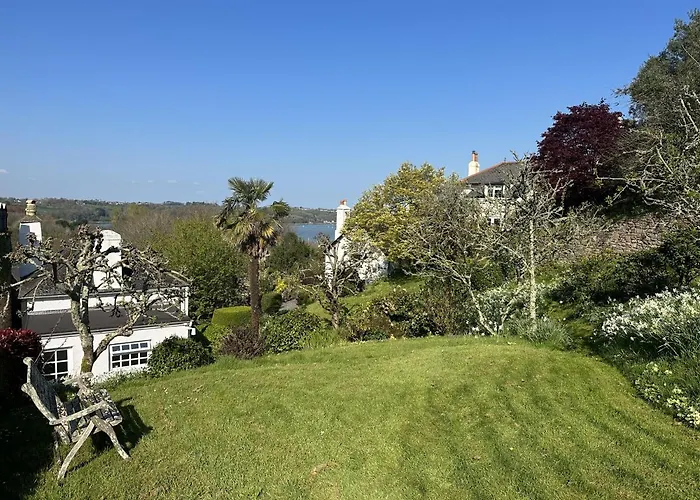 Thornwell Cottage - Heart Of The Village, Amazing Gardens, Glorious Views And Brimming With Character