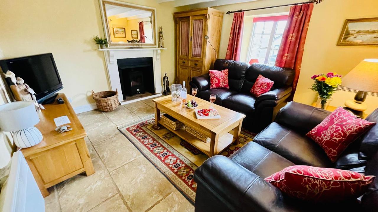 Holiday home Thornwell Cottage: Charming Village Retreat With Gardens And Views *