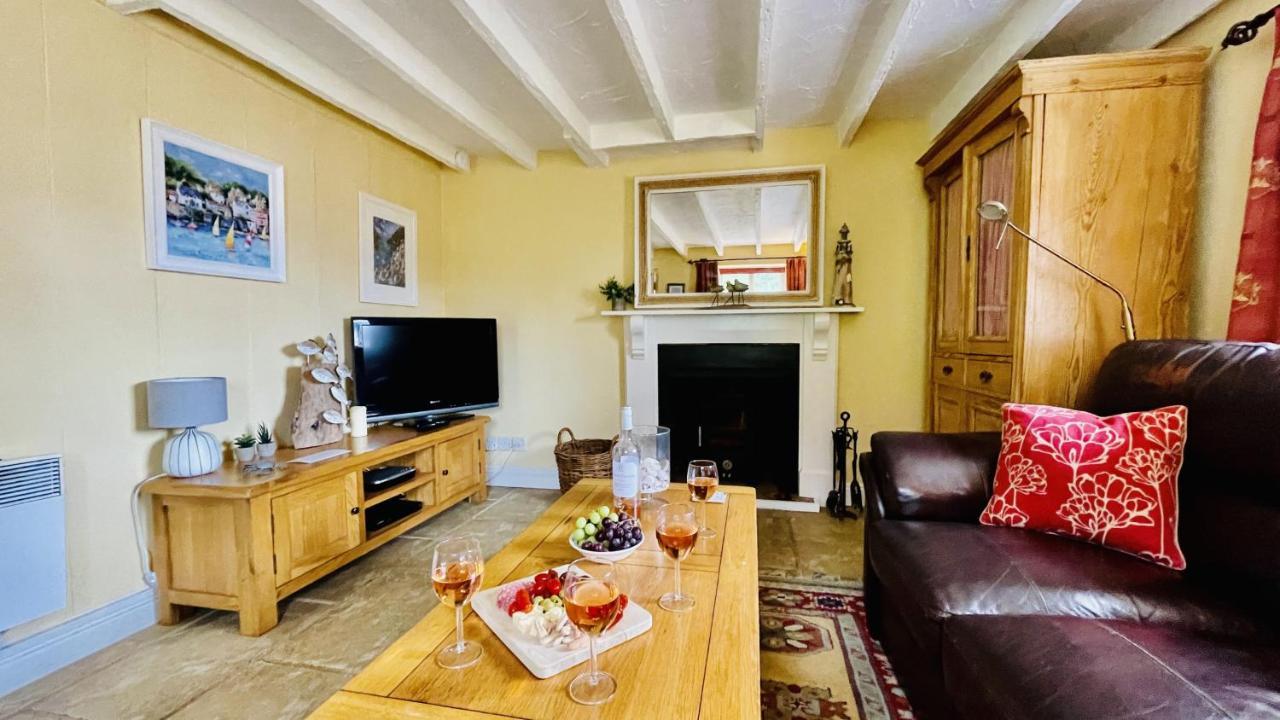 Thornwell Cottage: Charming Village Retreat With Gardens And Views Holiday home *