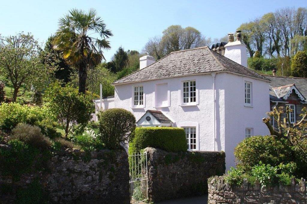 Thornwell Cottage: Charming Village Retreat With Gardens And Views Dittisham