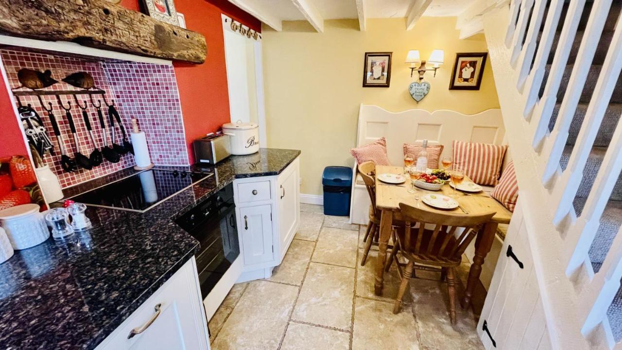 Thornwell Cottage: Charming Village Retreat With Gardens And Views