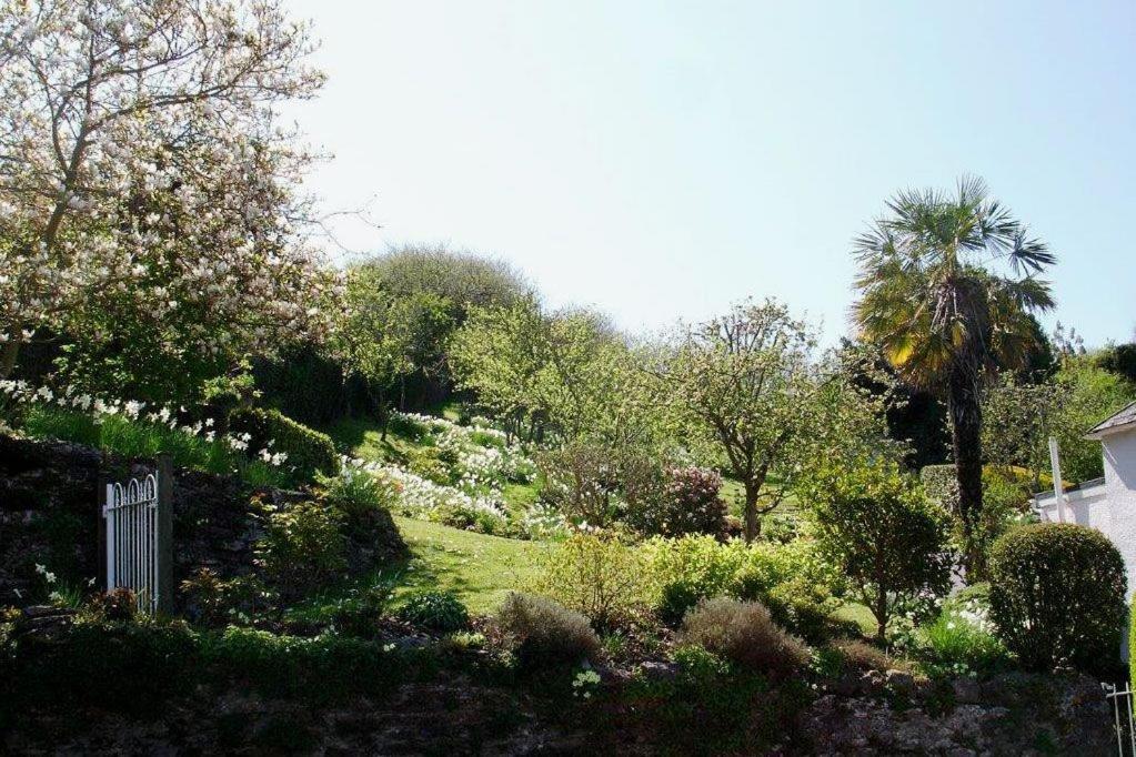 Thornwell Cottage: Charming Village Retreat With Gardens And Views Dittisham