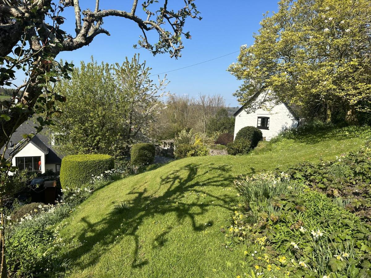 Holiday home Thornwell Cottage: Charming Village Retreat With Gardens And Views Dittisham